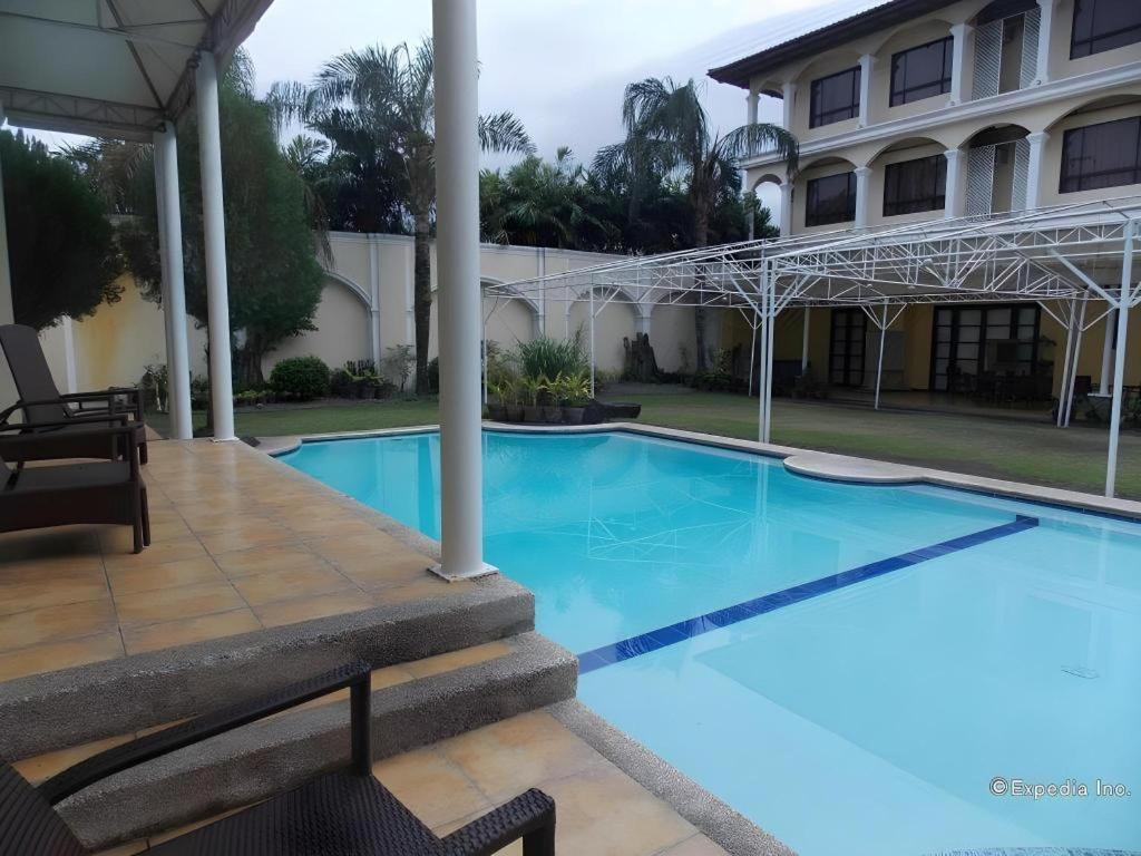 Planta Centro Bacolod Hotel&residencias Exterior foto