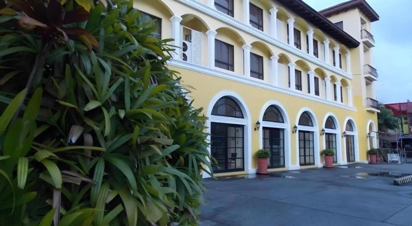 Planta Centro Bacolod Hotel&residencias Exterior foto