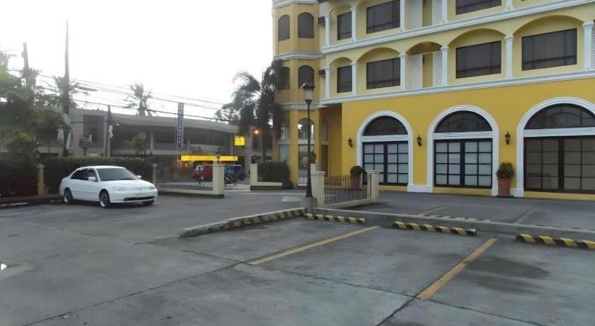 Planta Centro Bacolod Hotel&residencias Exterior foto