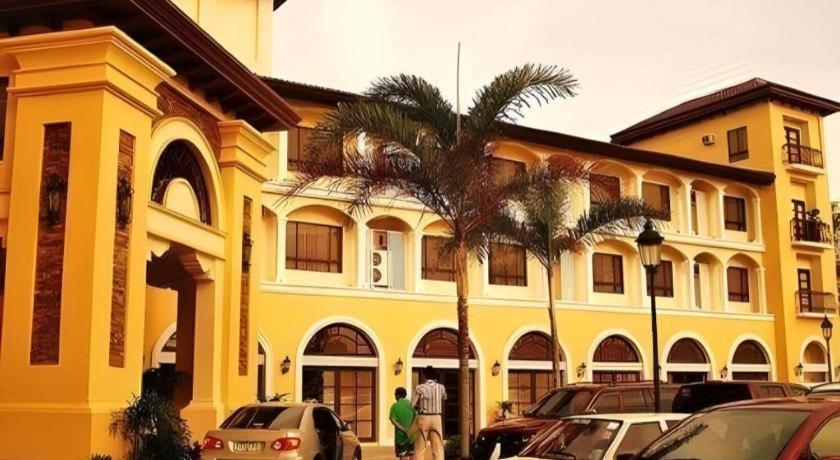 Planta Centro Bacolod Hotel&residencias Exterior foto