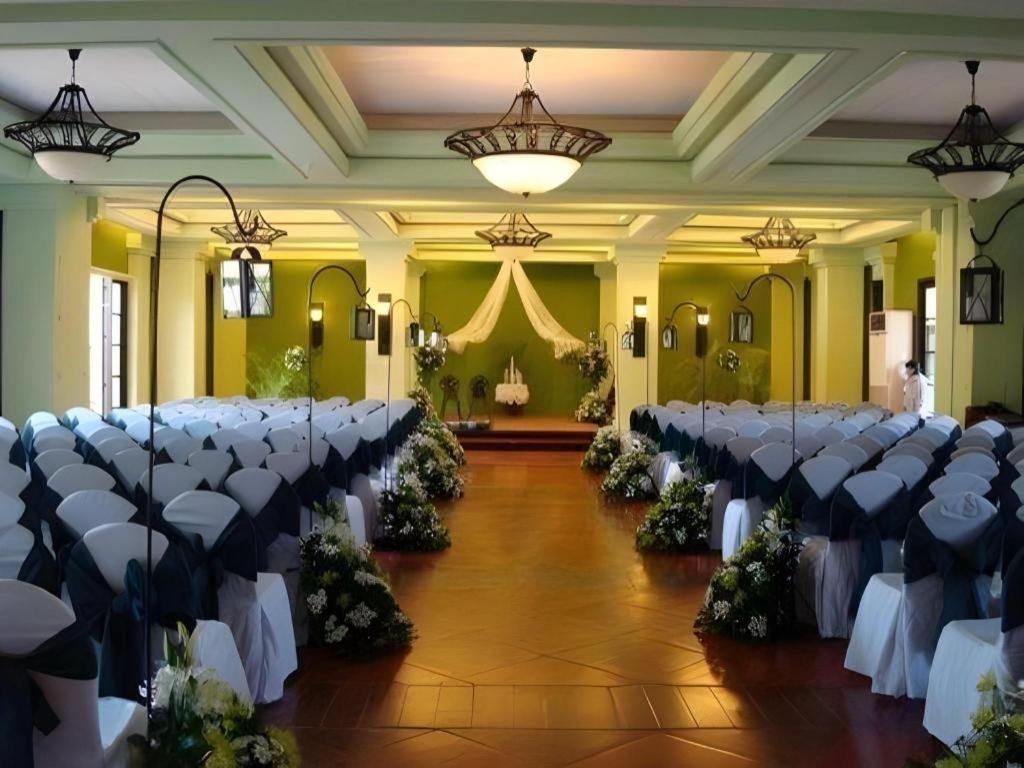 Planta Centro Bacolod Hotel&residencias Exterior foto