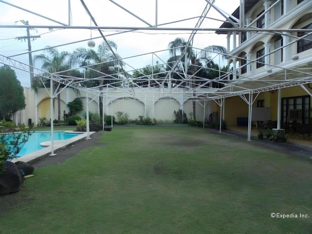 Planta Centro Bacolod Hotel&residencias Exterior foto